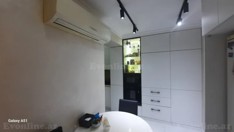 Satılır 2 otaqlı Mənzil Köhnə tikili 70 m² Elmlər Akademiyası m. - şəkil 18