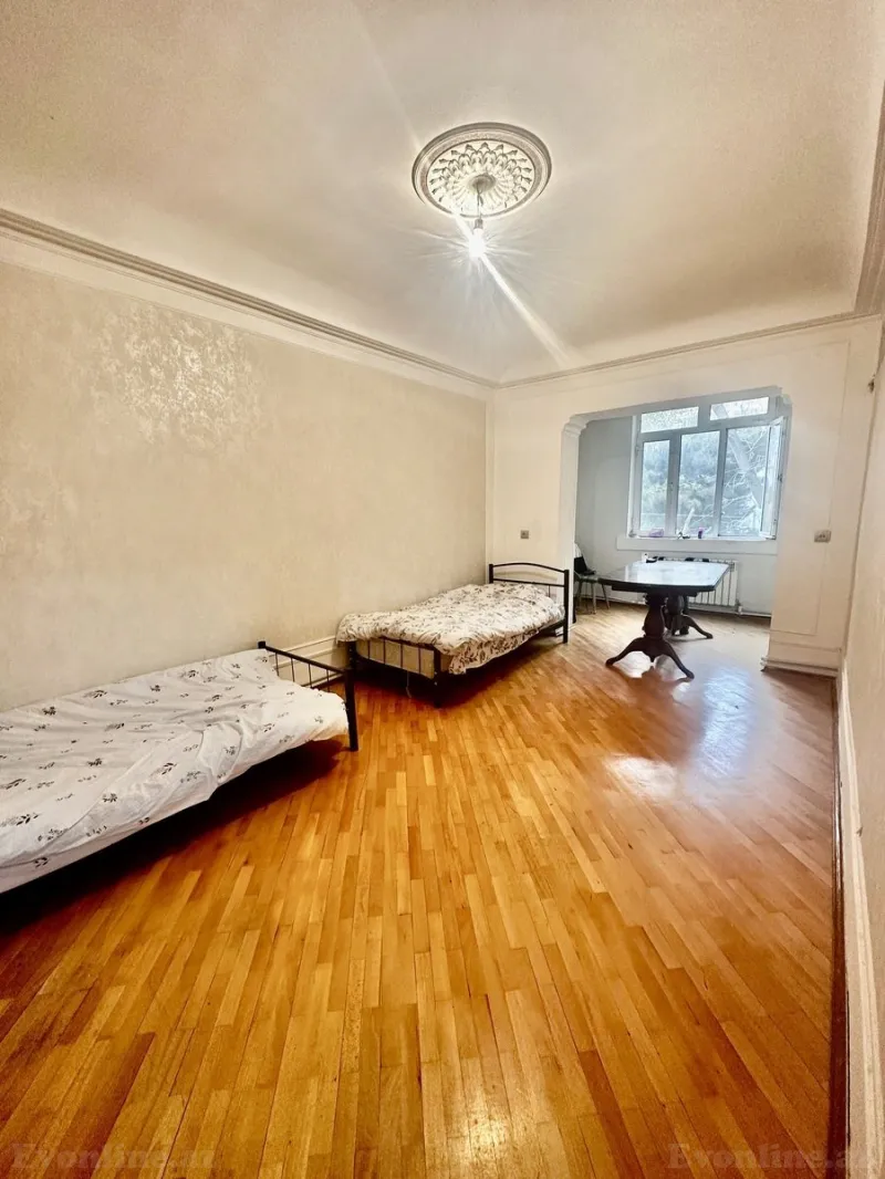 Satılır 3 otaqlı Mənzil Köhnə tikili 72 m² Neftçilər m. - şəkil 2