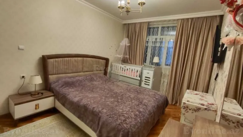 Satılır 3 otaqlı Mənzil Köhnə tikili 80 m² Xalqlar Dostluğu m.