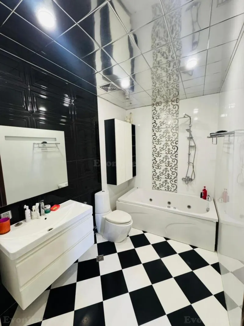 Satılır 4 otaqlı Mənzil Yeni tikili 170 m² Nəsimi r. - şəkil 14