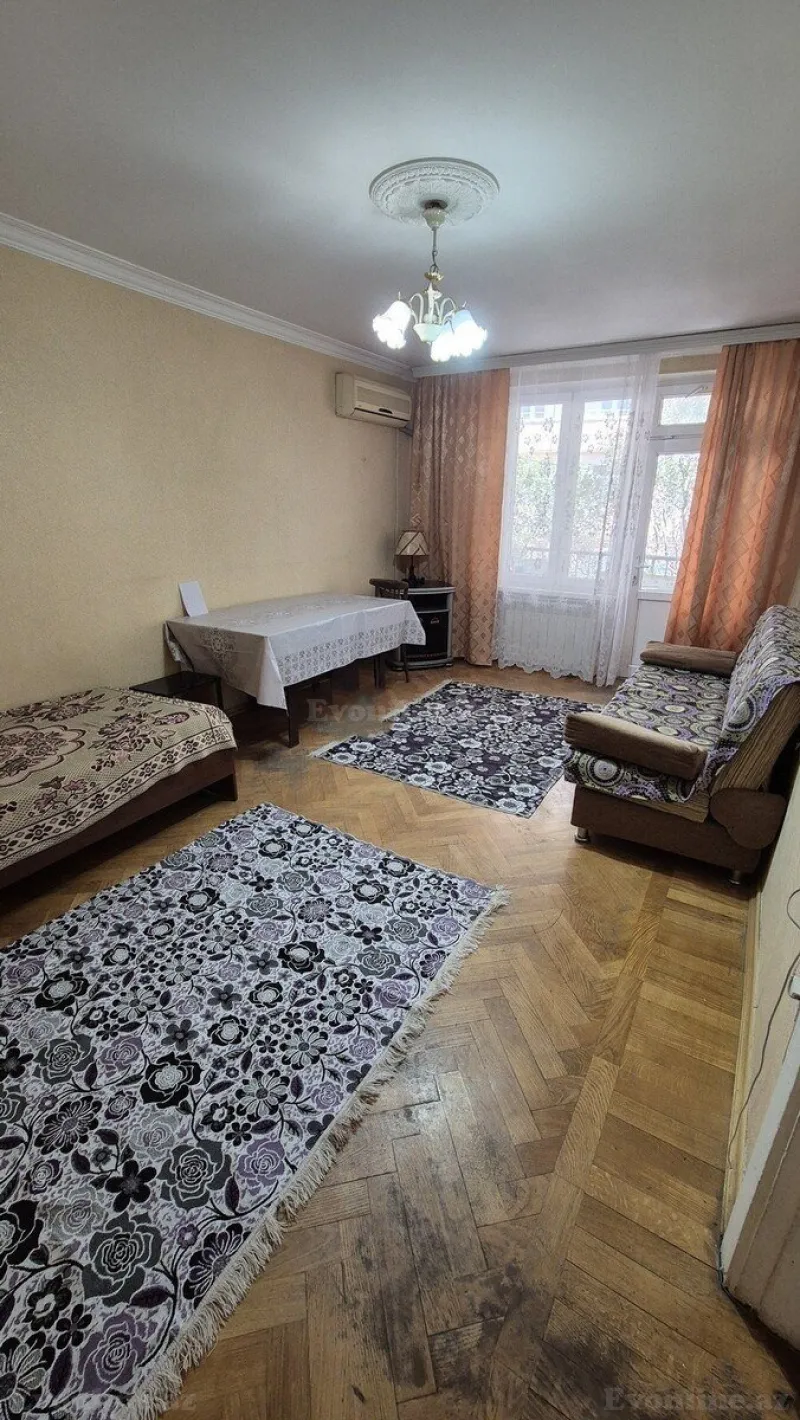 1 otaqlı Mənzil 30 m² İnşaatçılar m. Satılır