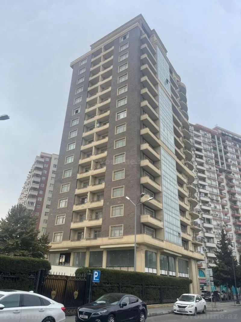 Satılır 4 otaqlı Mənzil Yeni tikili 140 m² Səbail r. - şəkil 2