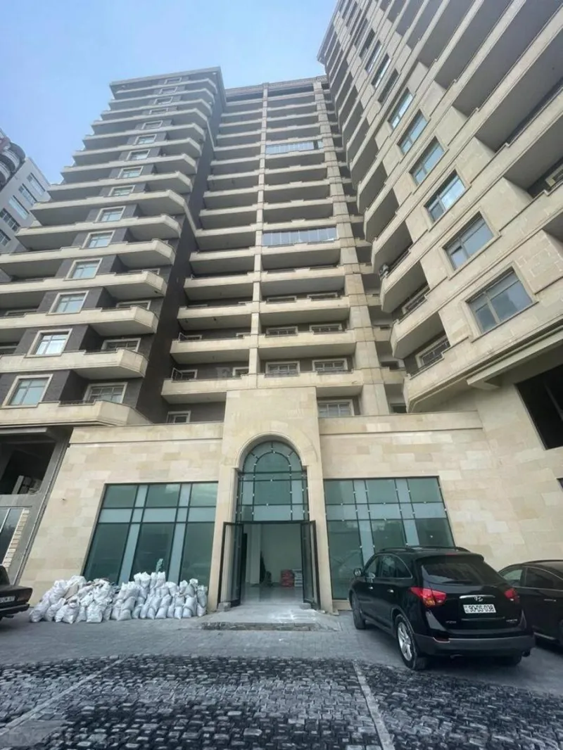 Satılır 4 otaqlı Mənzil Yeni tikili 140 m² Səbail r. - şəkil 3
