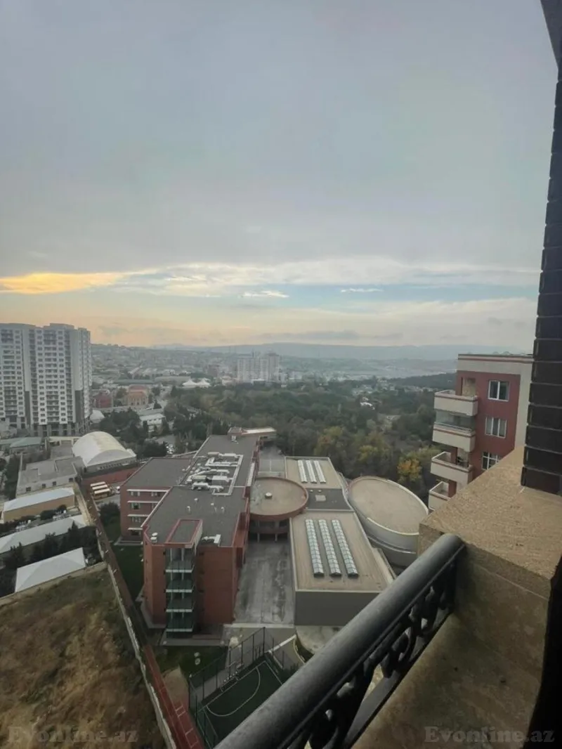 Satılır 4 otaqlı Mənzil Yeni tikili 140 m² Səbail r. - şəkil 7