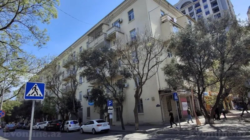 3 otaqlı Mənzil 72 m² Nəriman Nərimanov m. Kirayə verilir