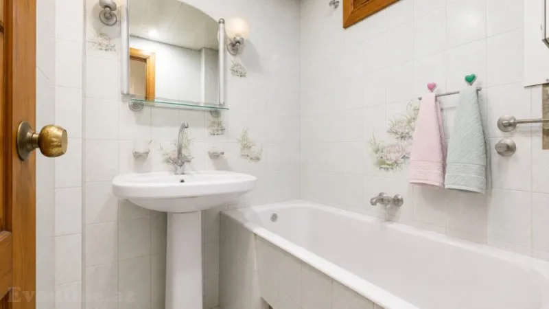 Satılır 2 otaqlı Mənzil Köhnə tikili 52 m² Nərimanov r. - şəkil 6