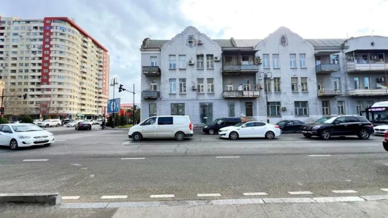Obyekt 200 m² Xətai m. Kirayə verilir