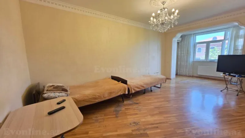 Satılır 3 otaqlı Mənzil Köhnə tikili 90 m² Xırdalan