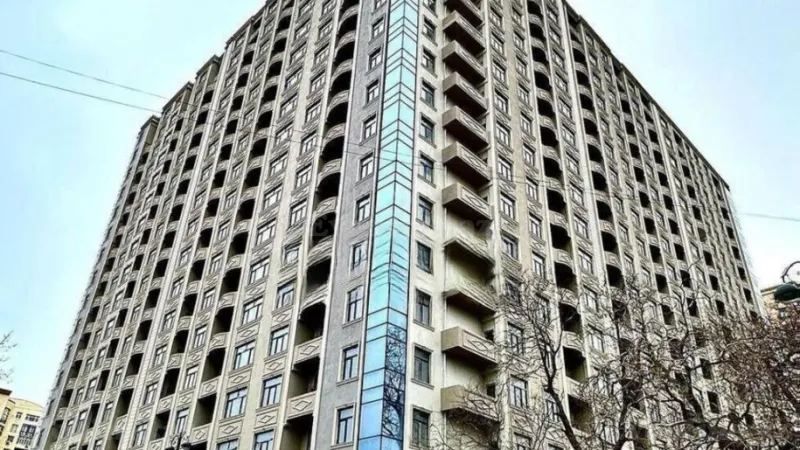 Satılır 3 otaqlı Mənzil Yeni tikili 141 m² 28 May m.