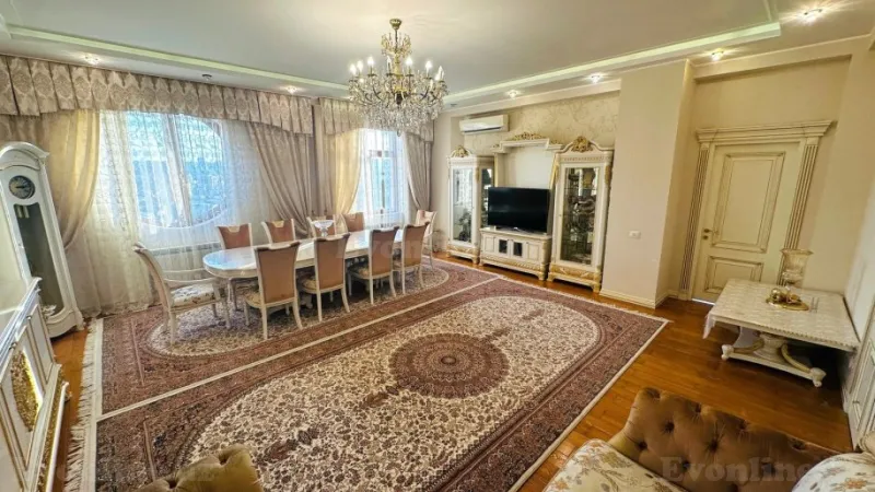 6 otaqlı Mənzil 250 m² 28 May m. Satılır