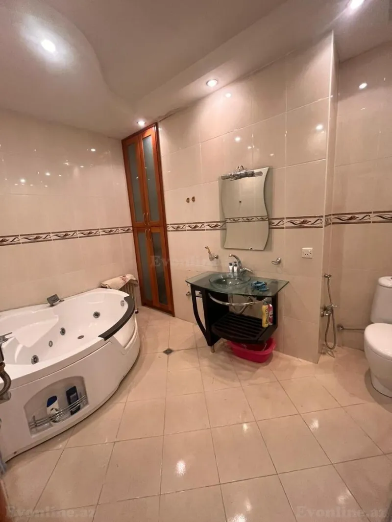 Satılır 4 otaqlı Mənzil Yeni tikili 198 m² Nizami m. - şəkil 16