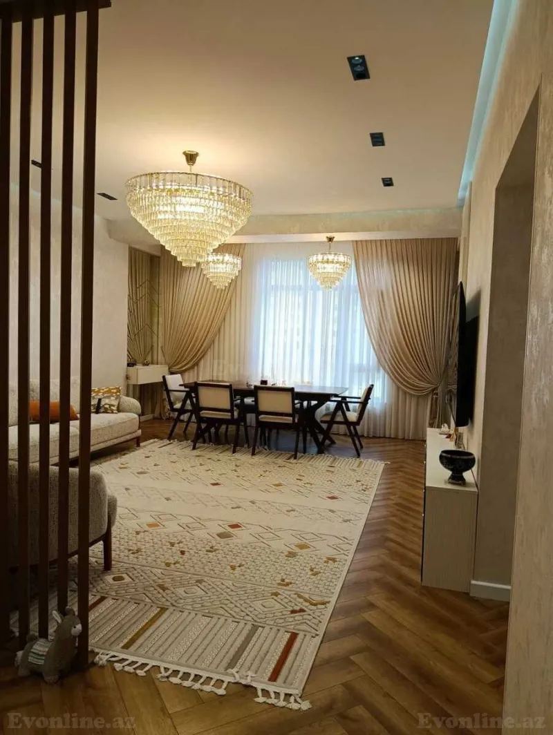 3 otaqlı Mənzil 120 m² İnşaatçılar m. Satılır