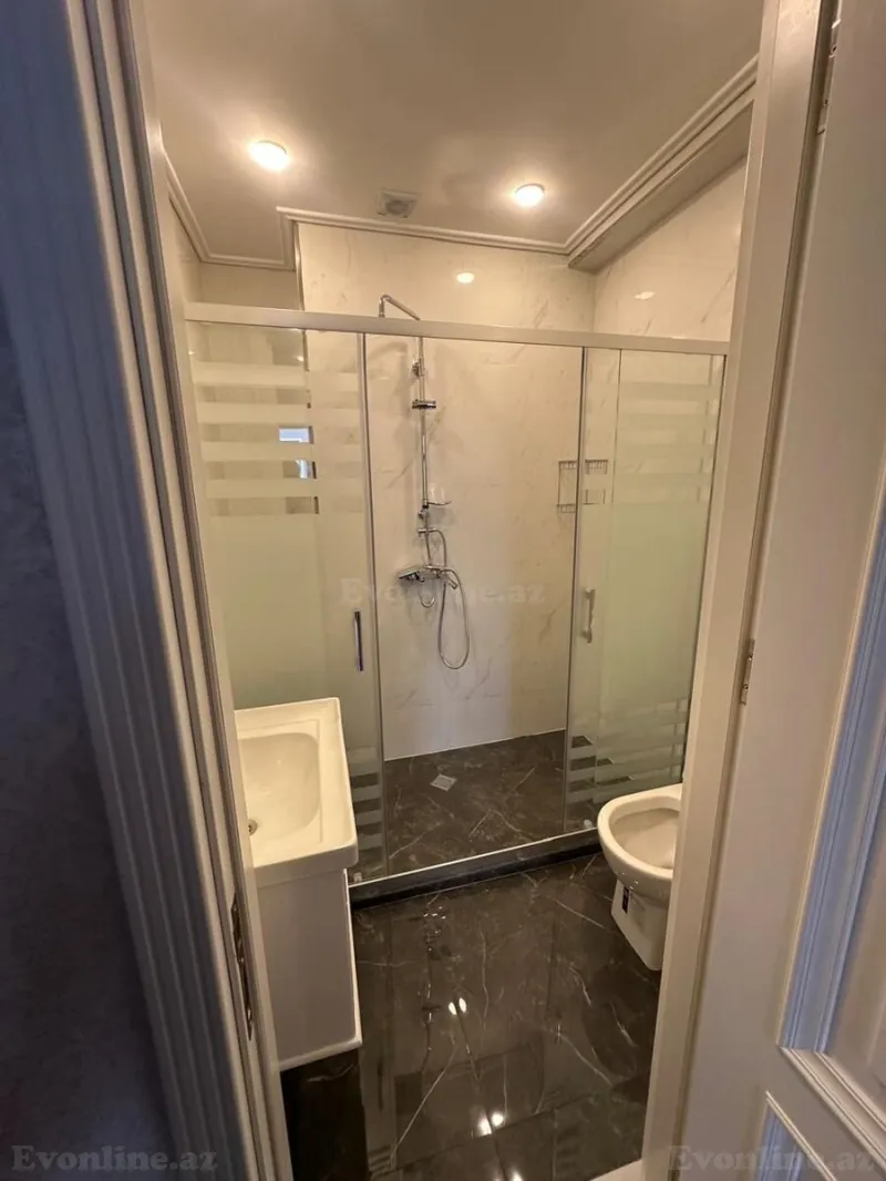Kirayə verilir 3 otaqlı Mənzil Yeni tikili 150 m² Nərimanov r. - şəkil 7