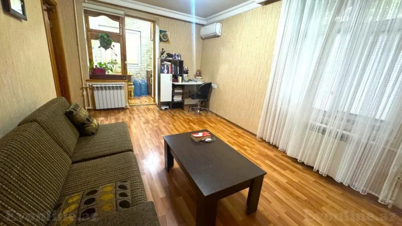 Satılır 2 otaqlı Mənzil Köhnə tikili 35 m² Neftçilər m.