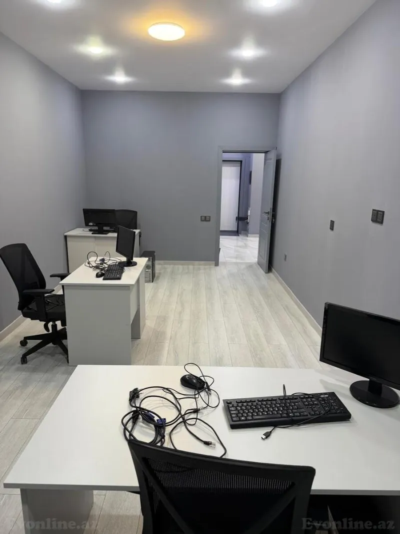 Kirayə verilir Ofis 137 m² 28 May m.