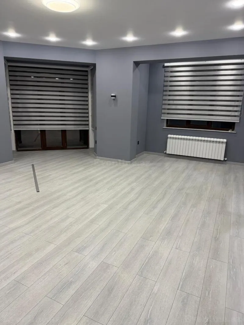Kirayə verilir Ofis 137 m² 28 May m. - şəkil 3