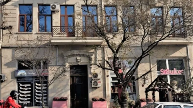 5 otaqlı Ofis 150 m² Nizami m. Kirayə verilir
