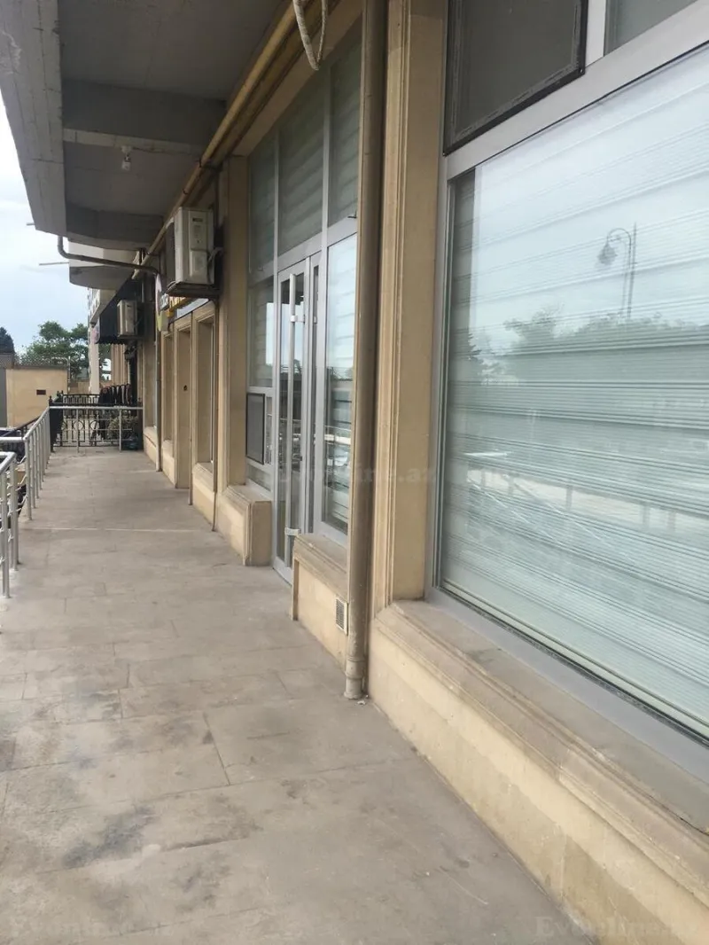 Kirayə verilir Obyekt 700 m² Gənclik m.