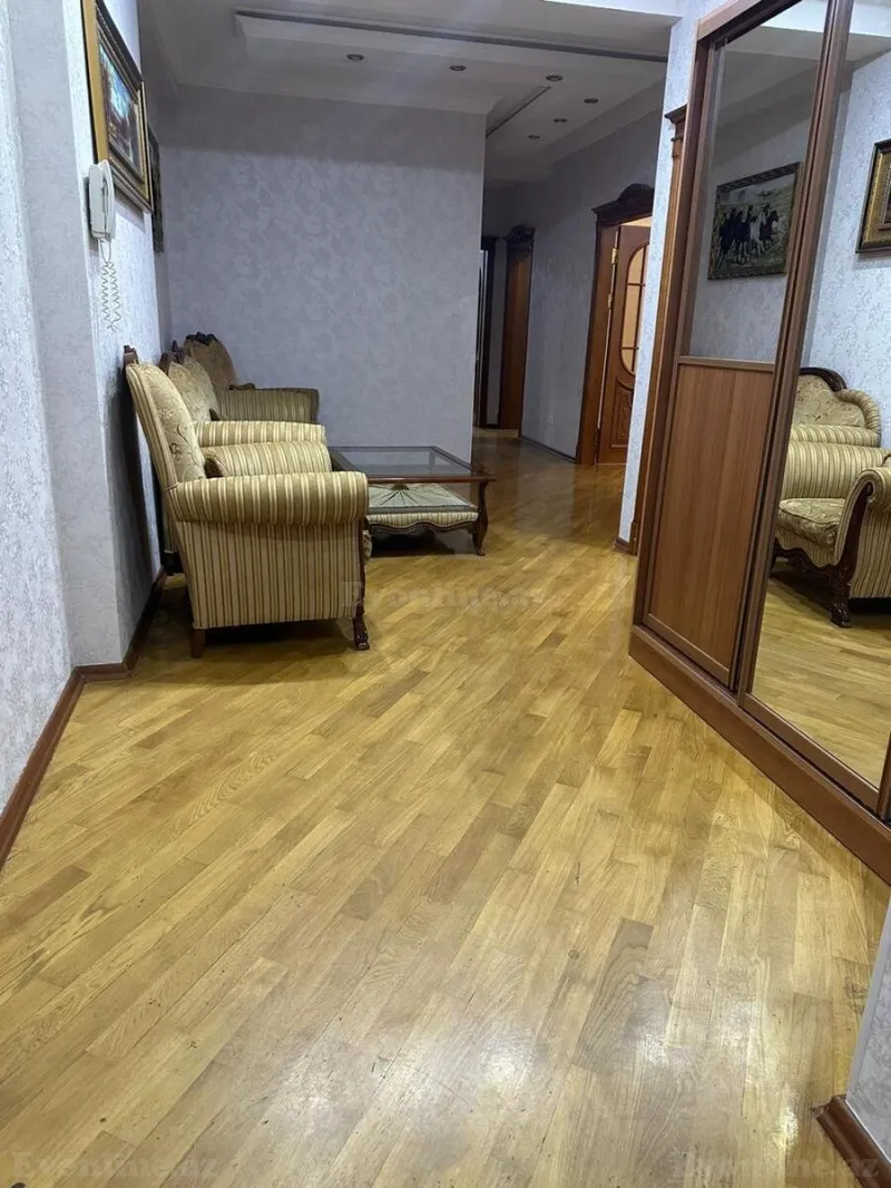 Kirayə verilir 3 otaqlı Mənzil Yeni tikili 117 m² Nərimanov r. - şəkil 13