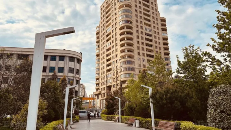 Satılır 6 otaqlı Mənzil Yeni tikili 233 m² 28 May m.