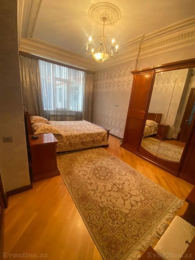 Satılır 4 otaqlı Mənzil Yeni tikili 170 m² Elmlər Akademiyası m. - şəkil 8