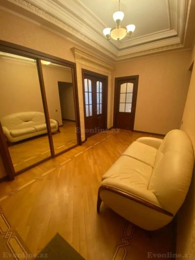 Satılır 4 otaqlı Mənzil Yeni tikili 170 m² Elmlər Akademiyası m. - şəkil 12