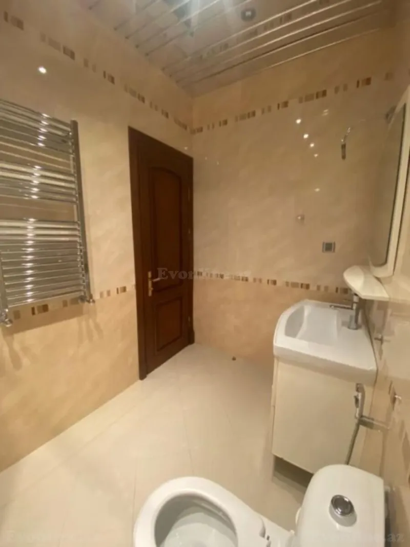 Satılır 4 otaqlı Mənzil Yeni tikili 170 m² Elmlər Akademiyası m. - şəkil 16