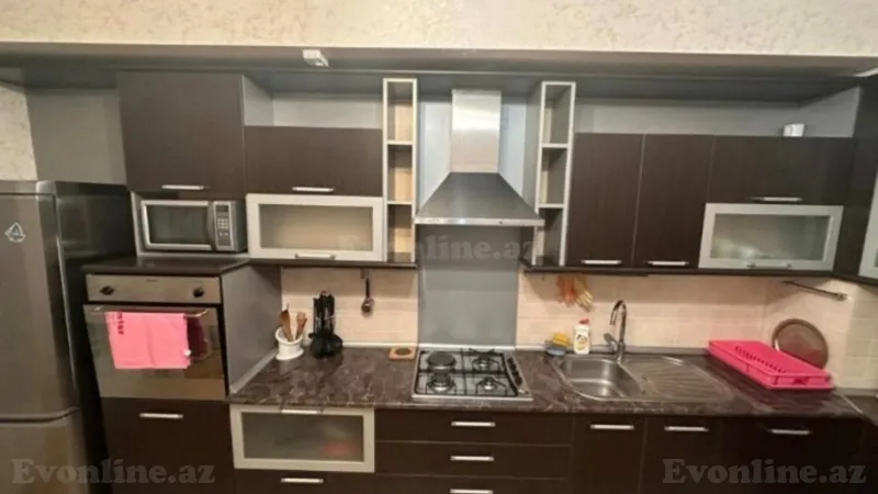 3 otaqlı Mənzil 120 m² Xətai m. Kirayə verilir