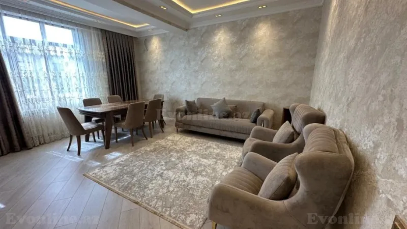 3 otaqlı Mənzil 100 m² 8-ci mikrorayon Satılır