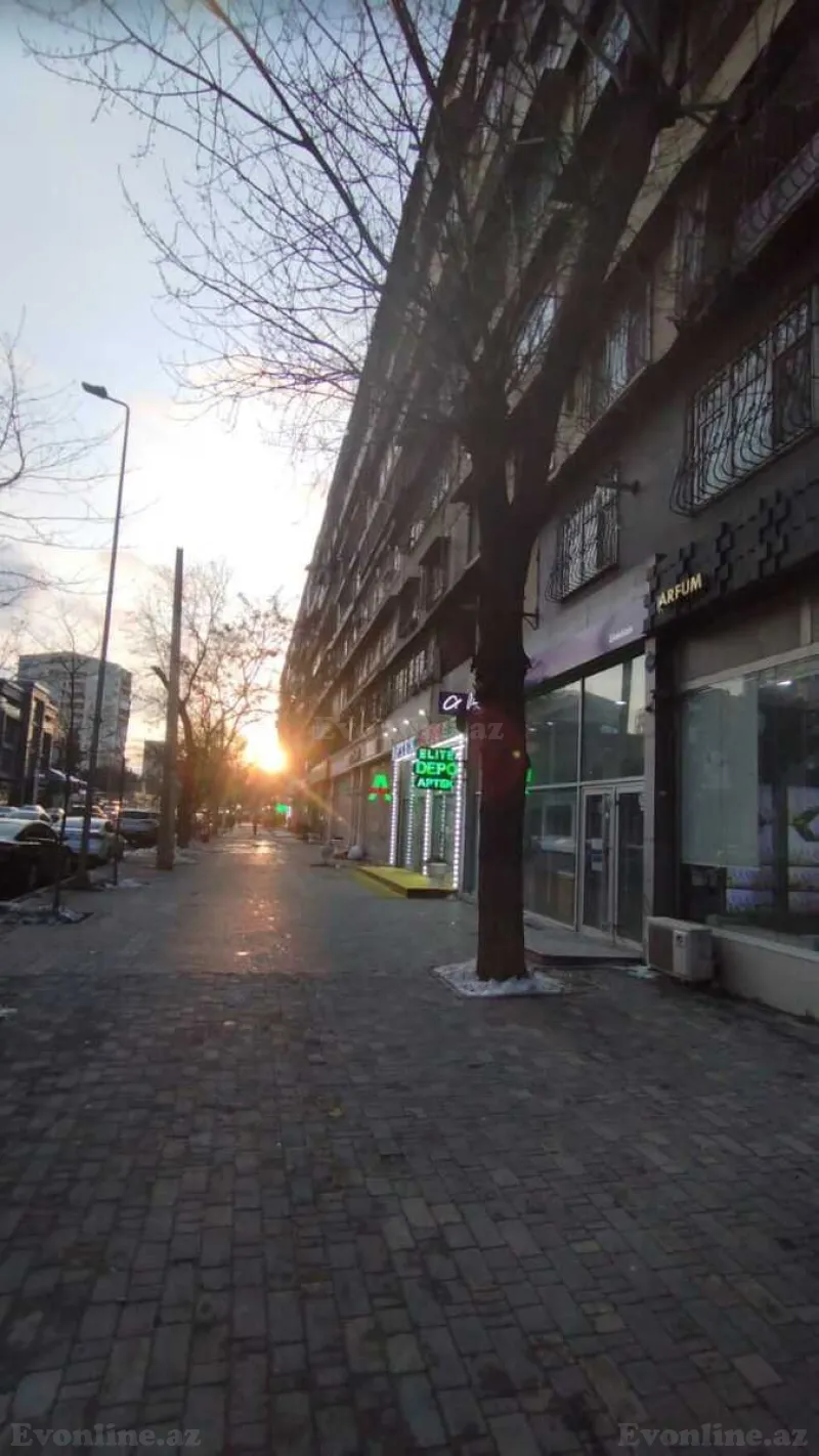 5 otaqlı Mənzil 116 m² 8-ci mikrorayon Satılır