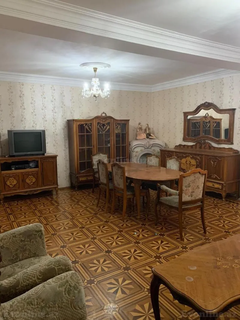 Satılır 5 otaqlı Mənzil Köhnə tikili 116 m² 8-ci mikrorayon - şəkil 6