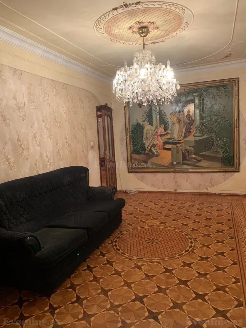 Satılır 5 otaqlı Mənzil Köhnə tikili 116 m² 8-ci mikrorayon - şəkil 12