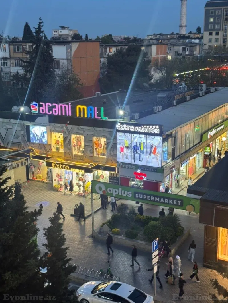 3 otaqlı Mənzil 58 m² 3-cü mikrorayon Satılır