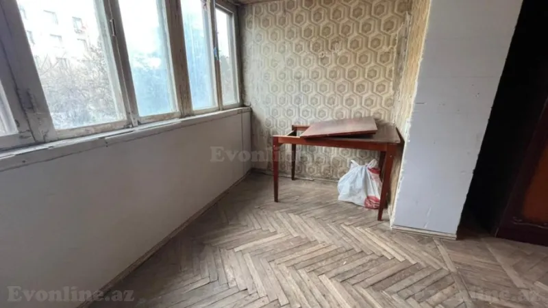 Satılır 3 otaqlı Mənzil Köhnə tikili 70 m² Gənclik m. - şəkil 4