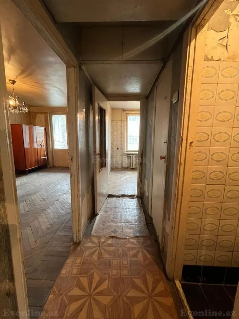 Satılır 3 otaqlı Mənzil Köhnə tikili 70 m² Gənclik m. - şəkil 5