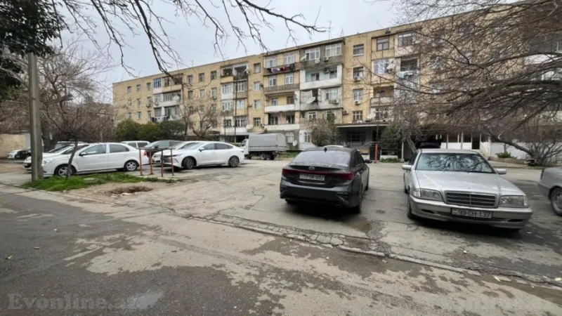 Satılır 3 otaqlı Mənzil Köhnə tikili 70 m² Gənclik m. - şəkil 17