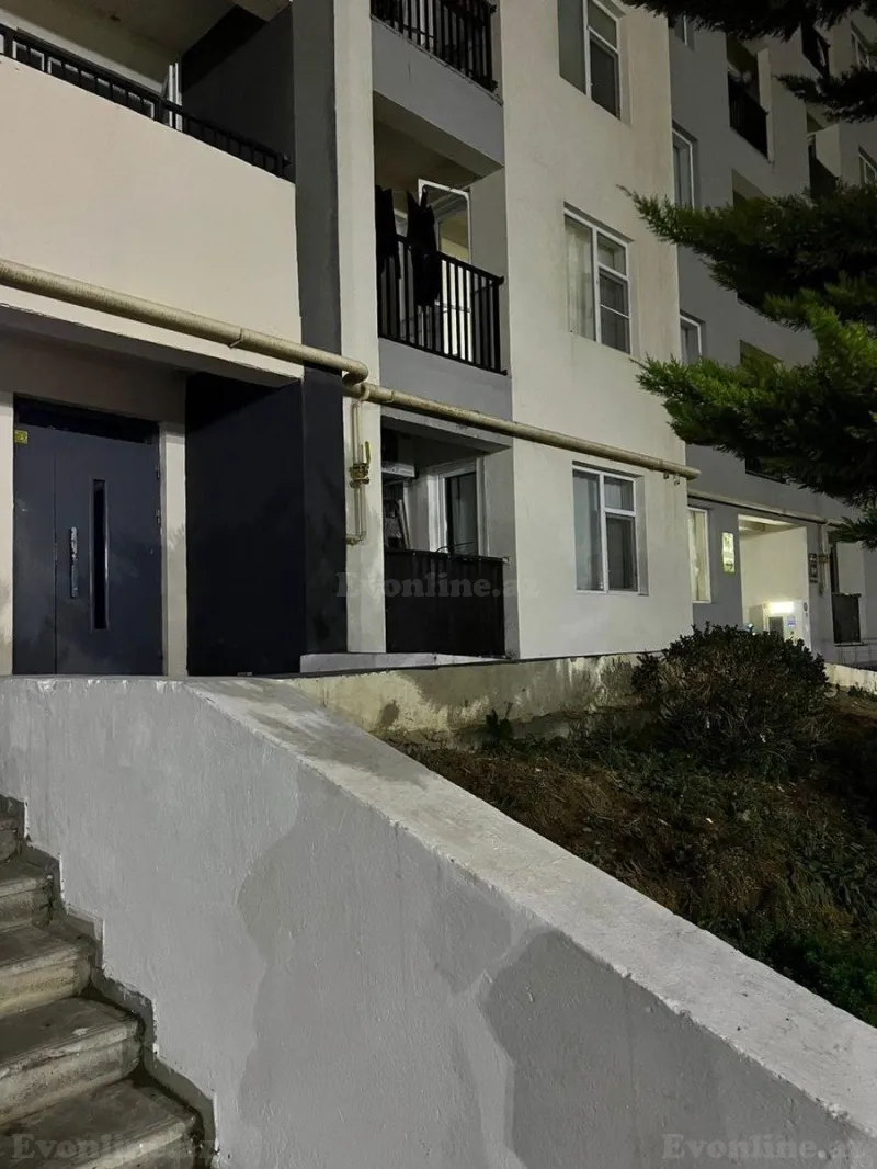 3 otaqlı Mənzil 94 m² Həzi Aslanov Satılır