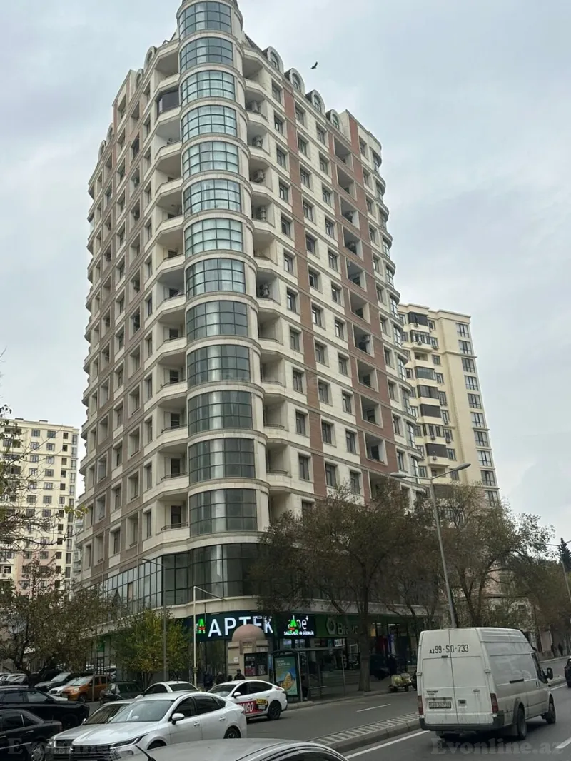 Satılır 5 otaqlı Mənzil Yeni tikili 218 m² Gənclik m. - şəkil 2