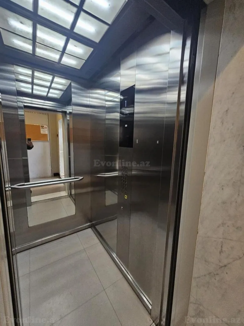 Satılır 4 otaqlı Mənzil Yeni tikili 193 m² Nərimanov r. - şəkil 3