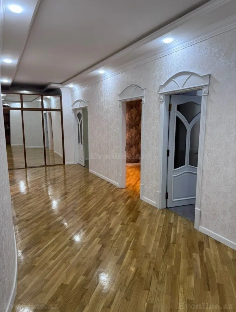 Satılır 4 otaqlı Mənzil Yeni tikili 160 m² İnşaatçılar m. - şəkil 12