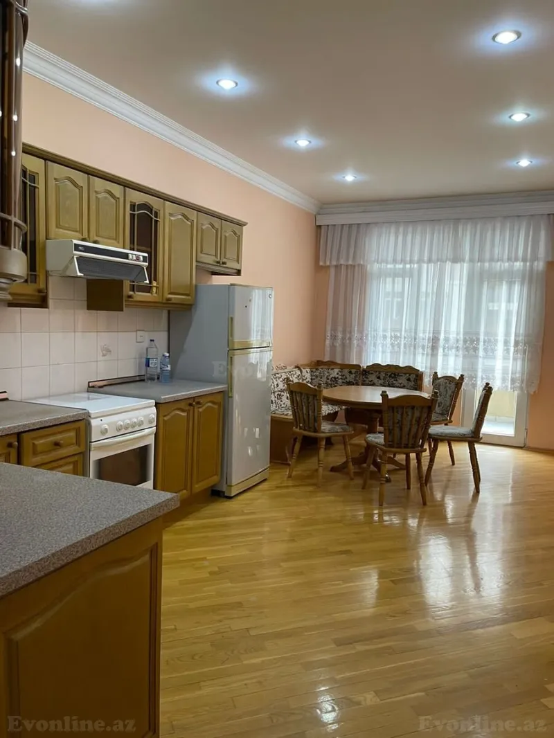 Satılır 4 otaqlı Mənzil Köhnə tikili 125 m² Nəsimi r. - şəkil 18