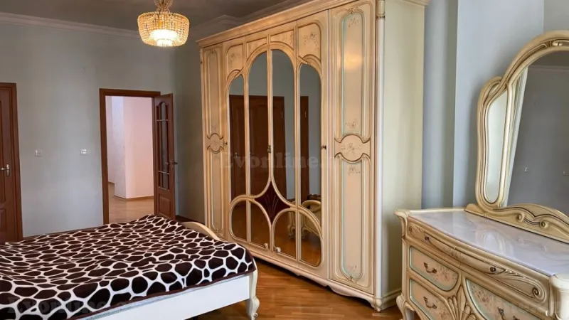 Satılır 4 otaqlı Mənzil Köhnə tikili 125 m² Nəsimi r. - şəkil 25
