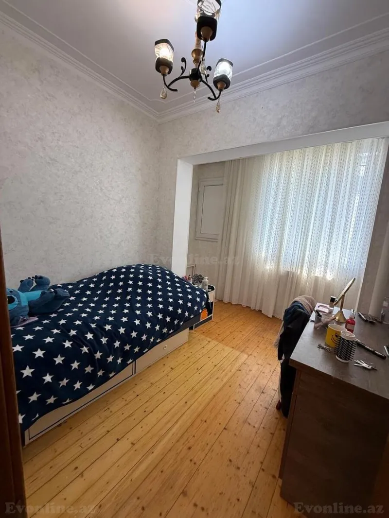 Satılır 2 otaqlı Mənzil Köhnə tikili 45 m² 6-cı mikrorayon - şəkil 3
