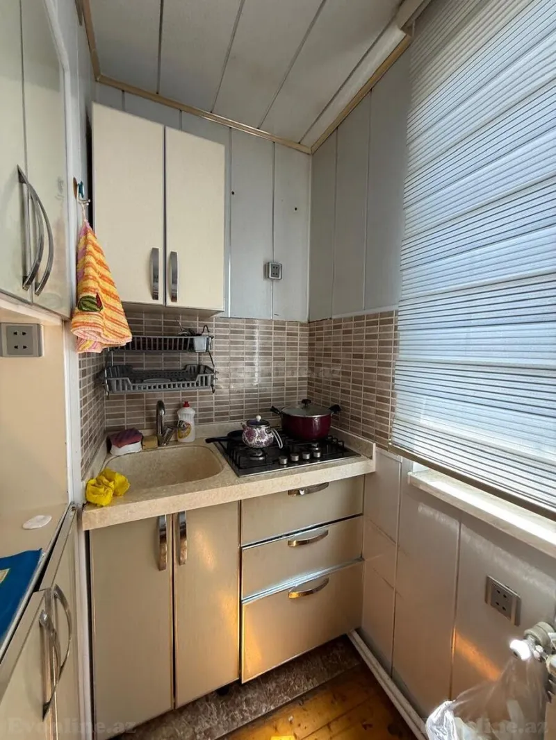 Satılır 2 otaqlı Mənzil Köhnə tikili 45 m² 6-cı mikrorayon - şəkil 4