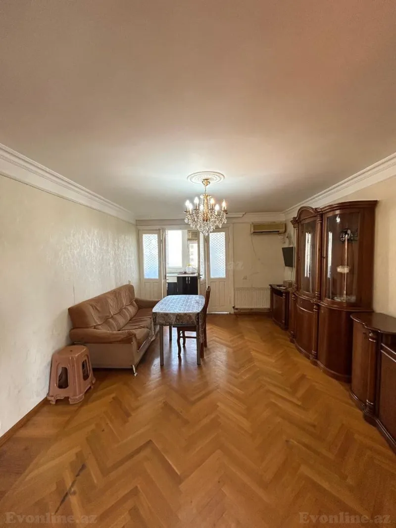 4 otaqlı Mənzil 100 m² Elmlər Akademiyası m. Satılır