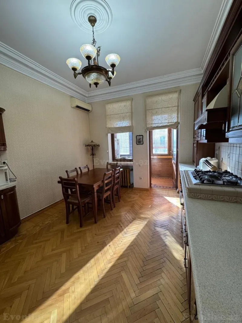 Satılır 2 otaqlı Mənzil Köhnə tikili 55 m² Bayıl - şəkil 8