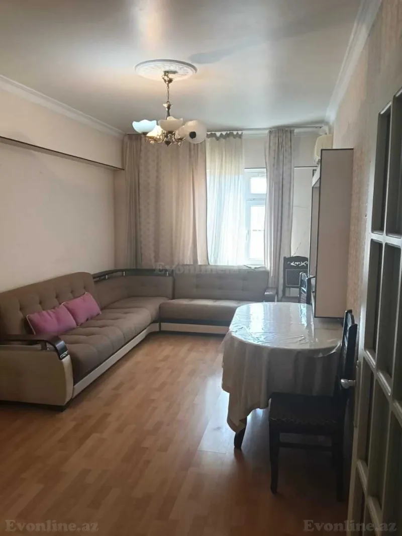 3 otaqlı Mənzil 90 m² İnşaatçılar m. Satılır