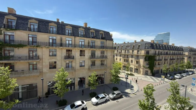 3 otaqlı Mənzil 105 m² Xətai r. Satılır