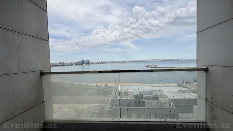 Satılır 4 otaqlı Mənzil Yeni tikili 240 m² Səbail r. - şəkil 9