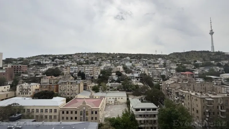 Satılır 4 otaqlı Mənzil Yeni tikili 240 m² Səbail r. - şəkil 17